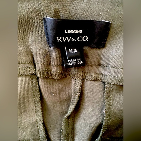 Olive Green RW&CO. City Legging. - Picture 4 of 5